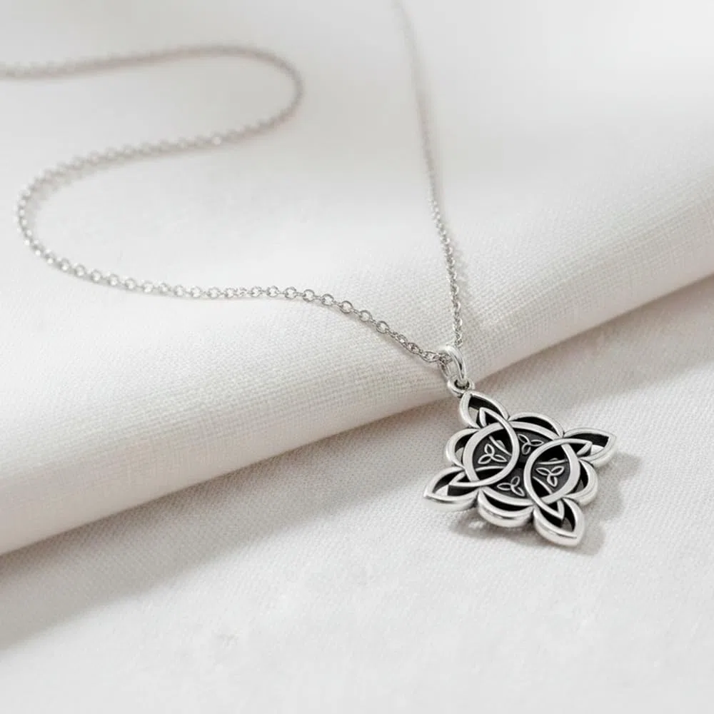Collar Nudo de Bruja Original de 32mm en plata - Amuletos de la suerte y proteccion, capaz de crear y repeler hechizos - Con cadena de 45cm se envía en una caja de regalo