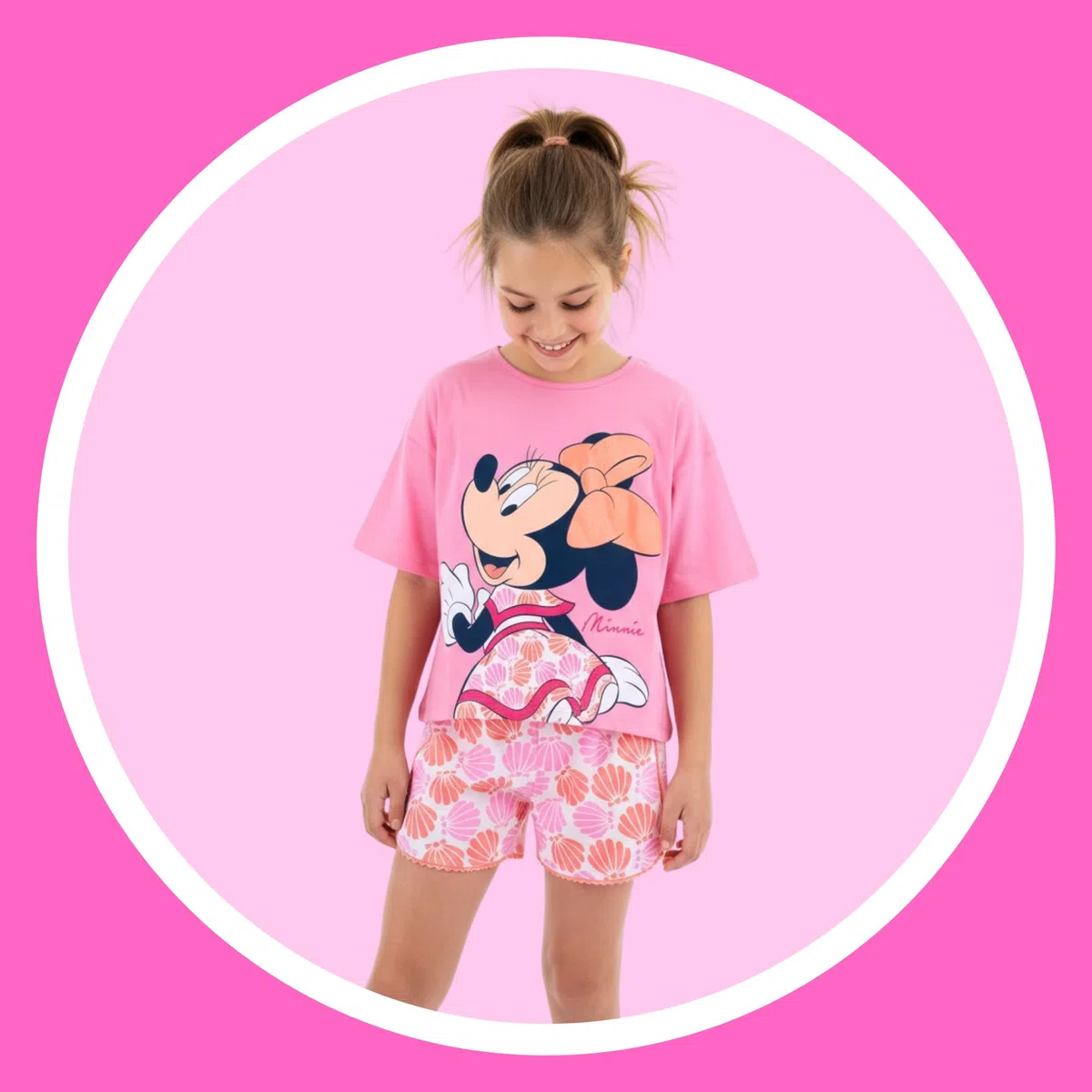Disney Minnie Mouse Camiseta y Pantalón Corto para Niña, Pijama Algodón Suave, Conjunto 2 Piezas Diseño Ratoncita Minnie, Tallas 3 a 8 Años
