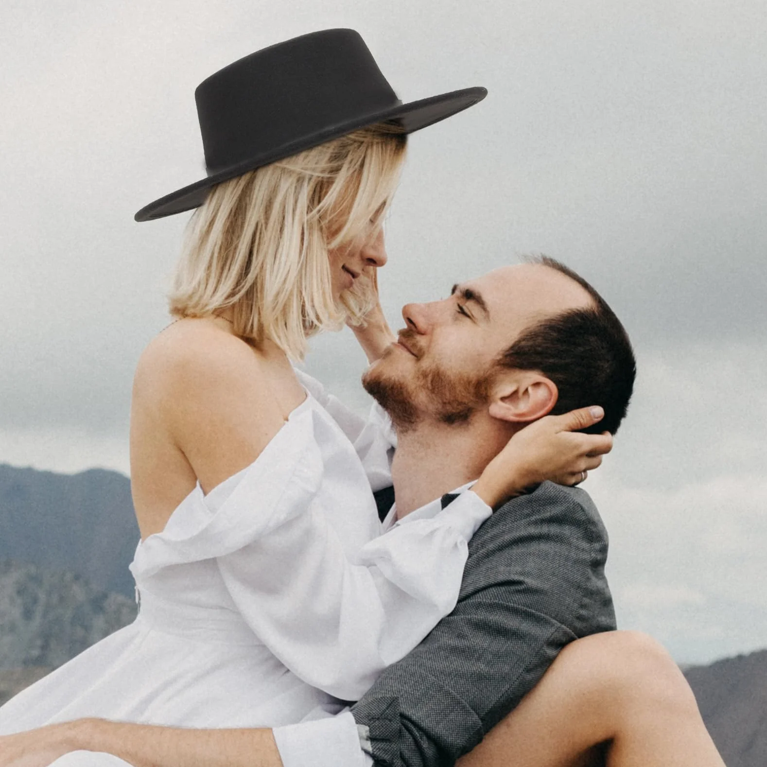 QUUPY Sombrero Fedora negro de mezcla de lana con ala plana Gorra de bolos estilo panamá sombrero de jazz para boda Talento Performance Unisex