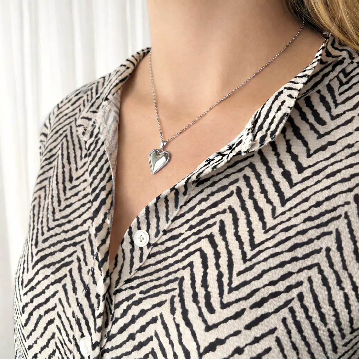 ASTER ALHELÍ - Conjunto Collar y Pendientes Corazón Mujer - Set de Joyas Mujer con Cadena de Acero Inoxidable y Pendientes Chapados en Platino - Regalo Elegante