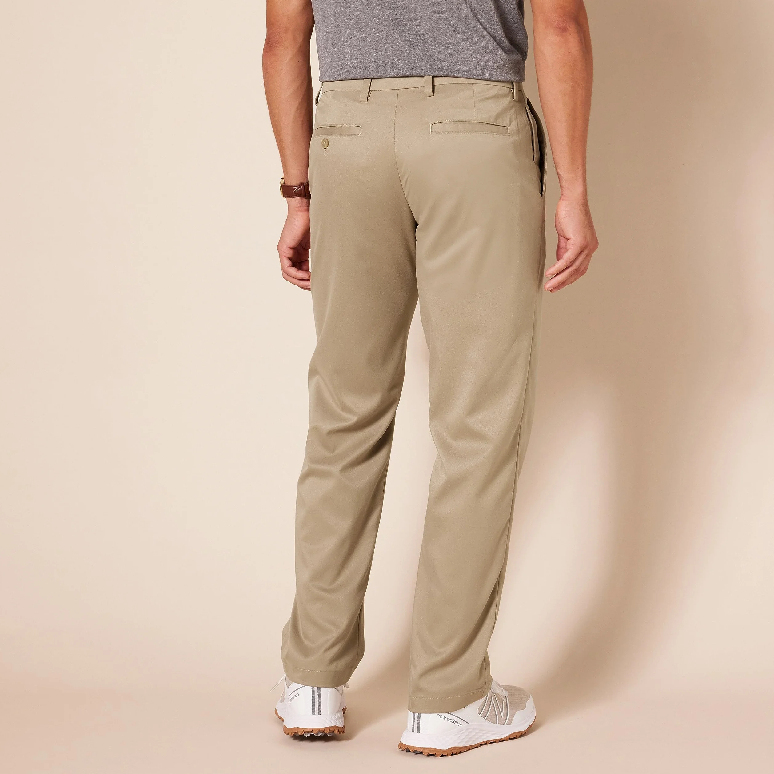 Amazon Essentials Pantalones de Golf Elásticos de Corte Clásico para Todo el Día Hombre, Marrón Caqui, 34W / 32L