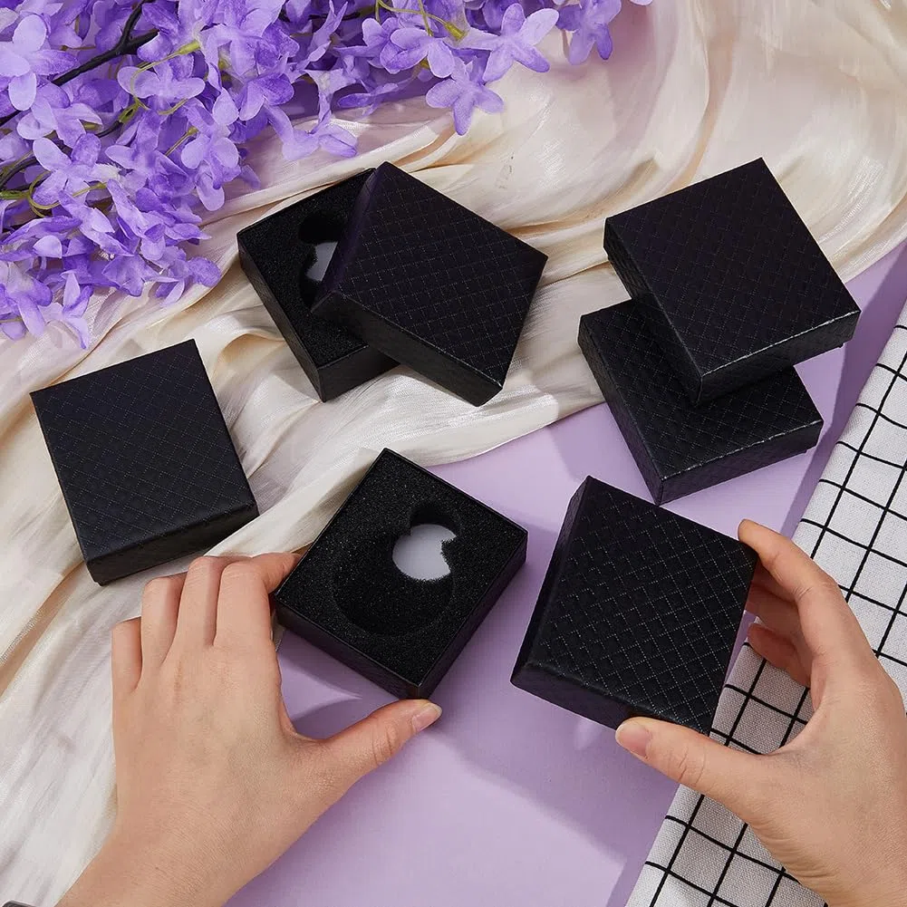 DICOSMETIC 12 cajas de regalo negras para relojes de bolsillo con textura de rombos, caja de embalaje de reloj de bolsillo individual con forro de esponja para hombres y mujeres, se adapta a relojes