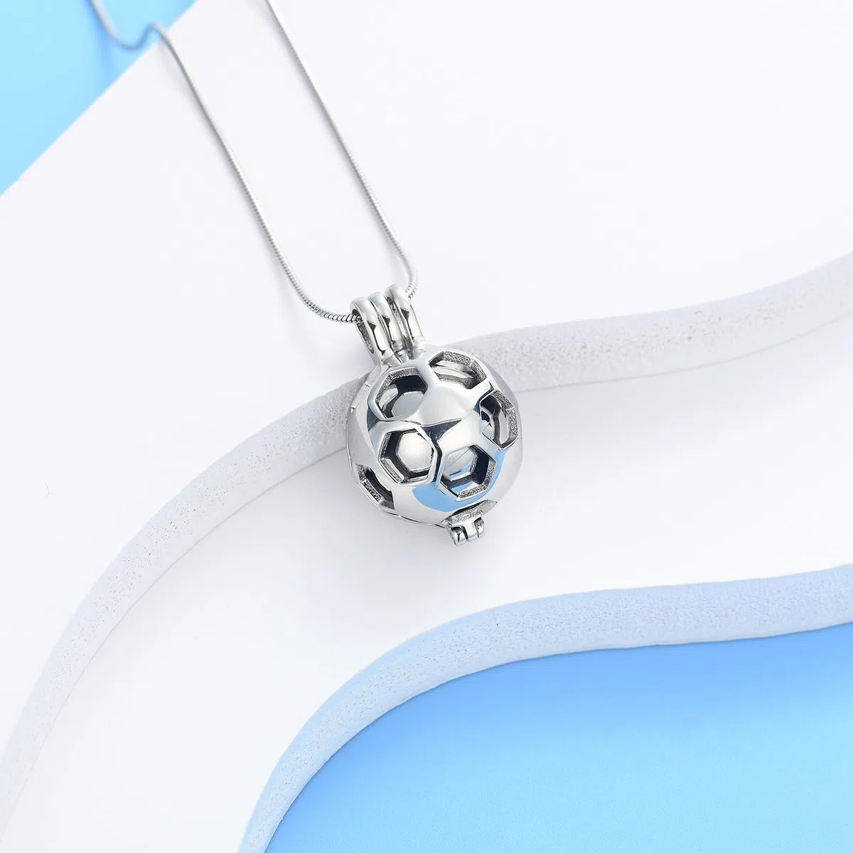 Joyas de cremación de fútbol para cenizas huecas de fútbol, collar para mujeres para hombres, urna conmemorativa, colgante de ceniza