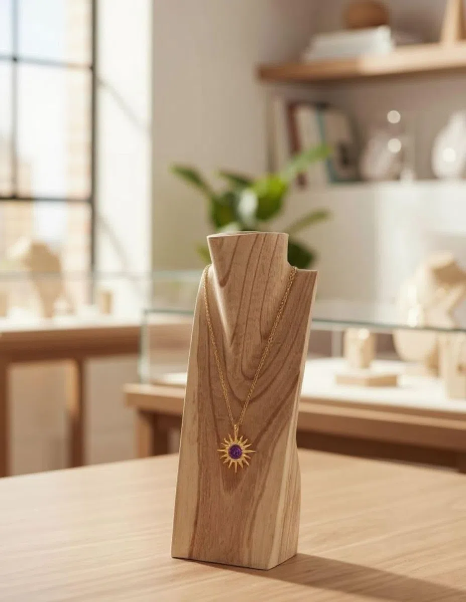 Busto expositor de collares de madera en bruto, 25 cm de altura