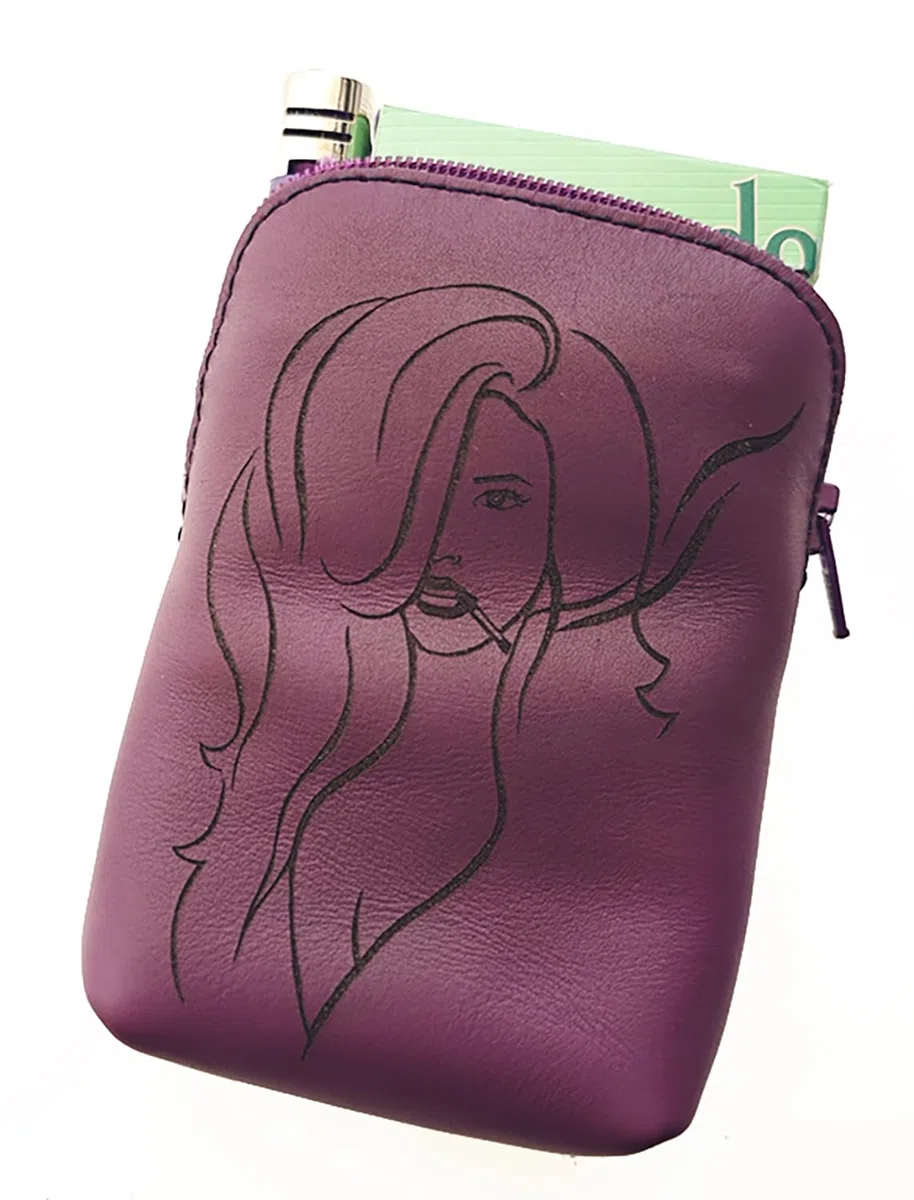 Pitillera Grabada de Piel Morada con Cierre Cremallera para Mujer, Funda Cajetilla de Cuero para Señora