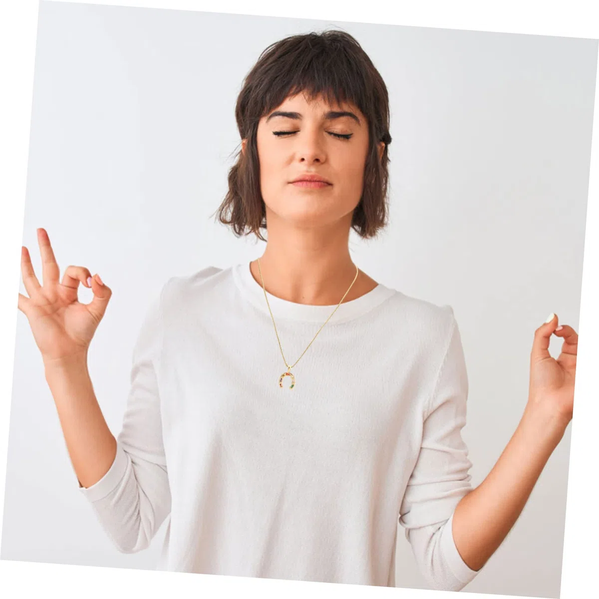 Collar Dije de Herradura en Forma Minimalista para Mujer, Acero Inoxidable Dorado, Elegante y Único para Fiestas y Ceremonias