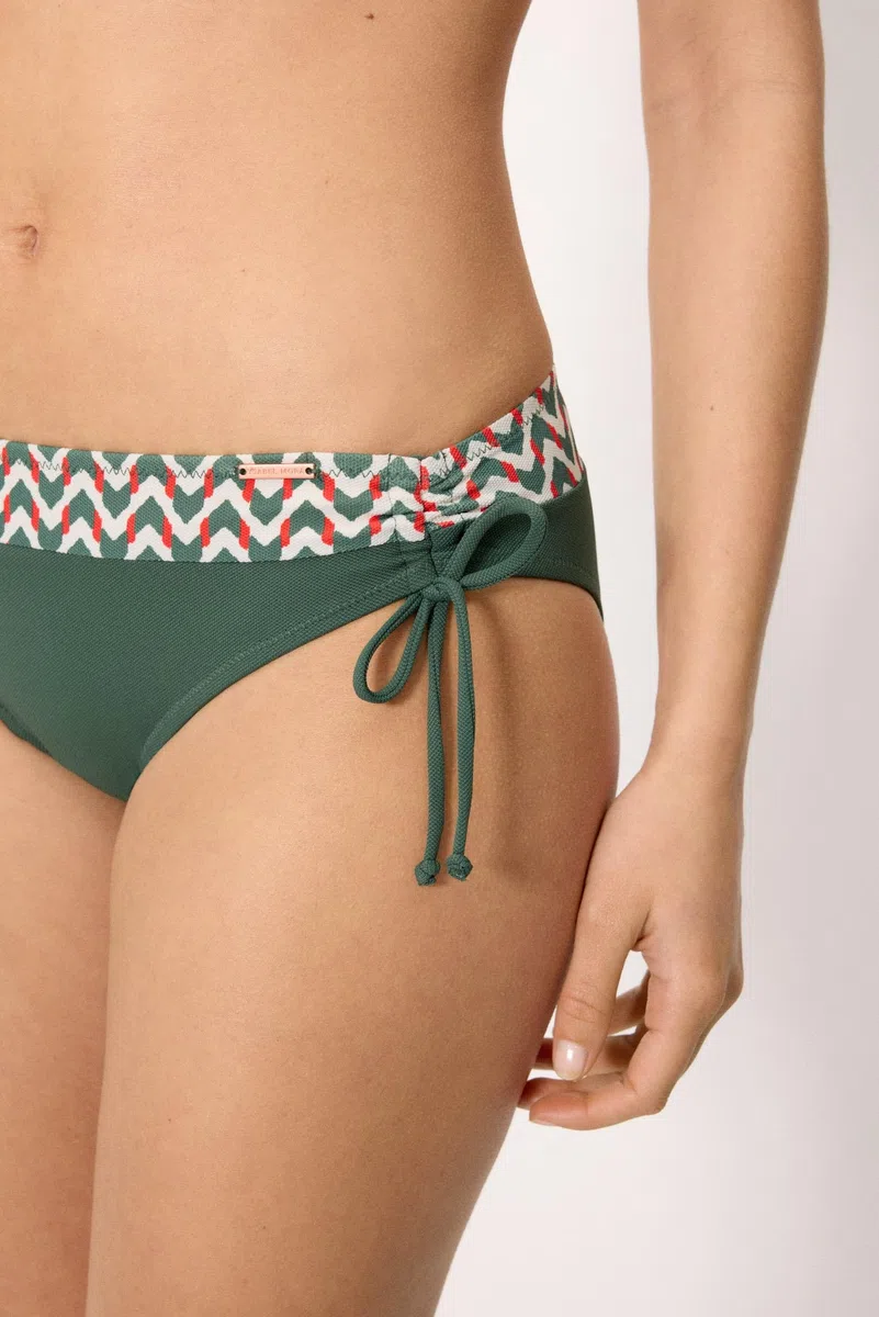 YSABEL MORA. Braga Bikini Midi Micropiqué Estampada. Braga De Bikini Midi Reductora con Compresión en Abdomen,Laterales Ajustables. Mini Me Disponible En Tallaje Infantil .Colección Sunset.