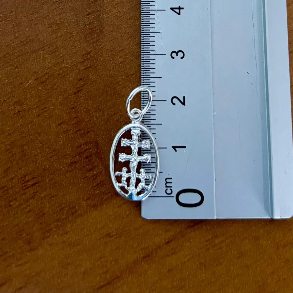 Medalla ovalada calada Cruz de Caravaca de Plata de ley 925 18mmx11mm