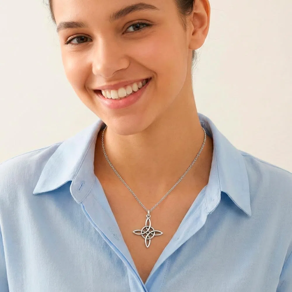 Collar Nudo de Bruja en plata de 30mm con cadena - Este es un poderoso amuleto capaz de crear y repeler hechizos